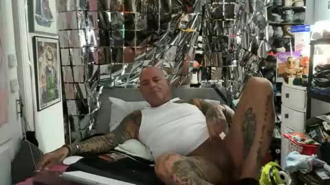 hotstuff775616 online show from May 10, 2:07 am