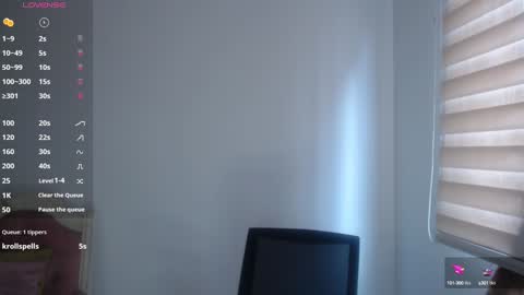Snapshot of hottbee1 chatting on December 6, 7:39 pm AMY online show from December 6, 7:39 pm