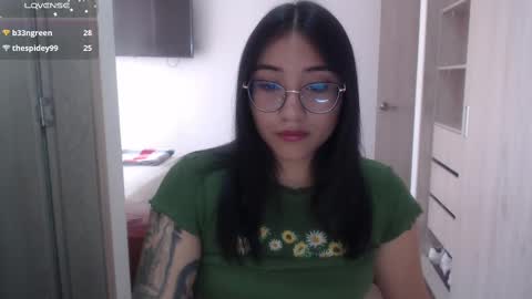 Snapshot of hottbee1 chatting on February 12, 5:48 pm AMY online show from February 12, 5:48 pm