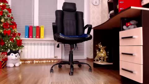 Snapshot of hottdoll611 chatting on December 30, 2:30 pm CassieAndDonald online show from December 30, 2:30 pm