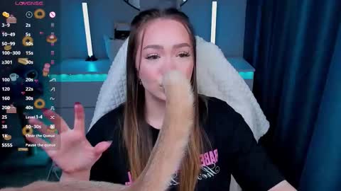 hello Im Eva online show from February 12, 6:00 pm