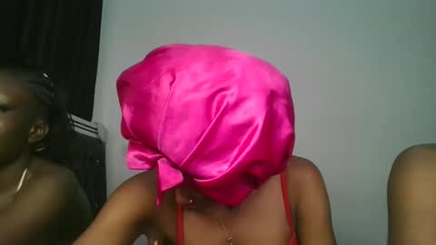 hottie_chyna online show from December 13, 8:37 pm