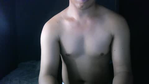 hottie_kyle69 online show from April 14, 3:10 am
