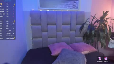 Snapshot of hottie_mine_ chatting on February 5, 7:53 pm 2pm - 9pm GMT-5 online show from February 5, 7:53 pm