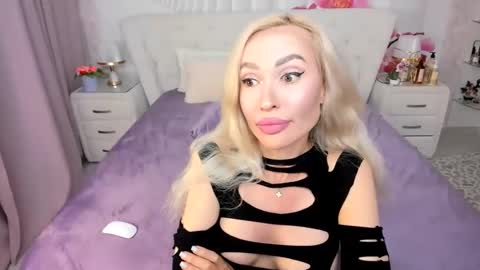 HottieSweetBritneyy online show from May 28, 6:17 pm