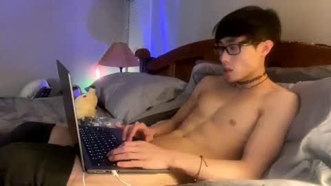 hottiewithabody101 online show from May 5, 1:01 am