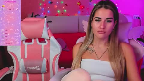 Ivanna and Jessica online show from October 26, 6:25 am