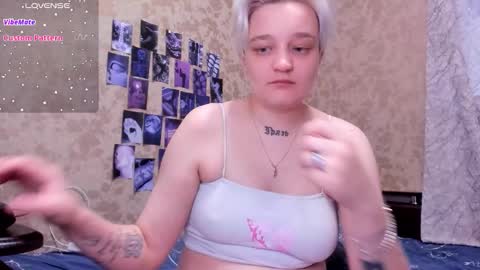 Snapshot of hotty_linn chatting on September 14, 3:35 pm Linn online show from September 14, 3:35 pm