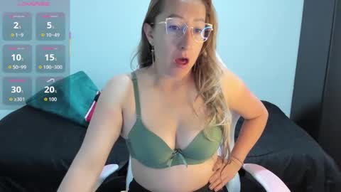 hottychrystal online show from March 16, 12:42 pm