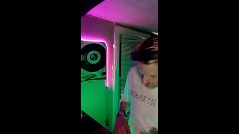 SeanPatrick online show from May 24, 9:38 am