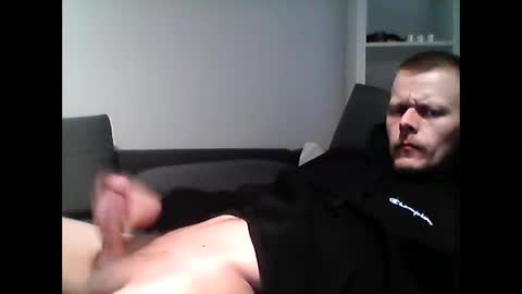 Snapshot of hubikush22 chatting on December 18, 7:52 pm hubikush22 online show from December 18, 7:52 pm