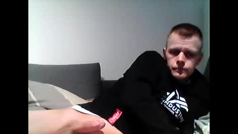 Snapshot of hubikush22 chatting on December 26, 4:25 pm hubikush22 online show from December 26, 4:25 pm