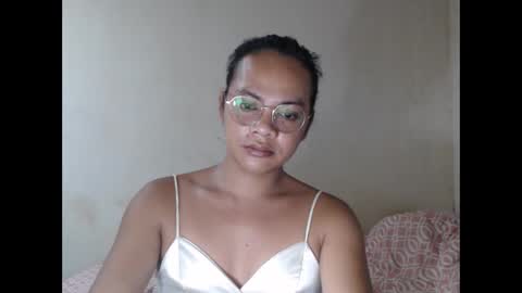hugecockasian33 online show from May 20, 11:49 am