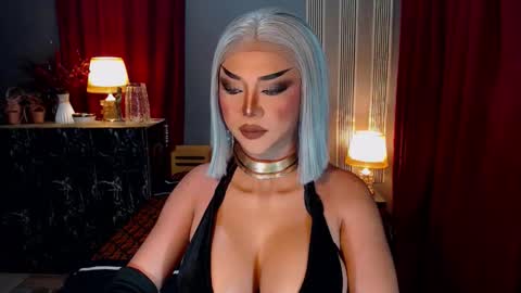 Christine online show from October 5, 3:19 pm