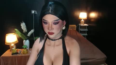 Christine online show from April 15, 7:58 pm