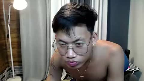 hugecockjames09 online show from October 19, 10:42 am