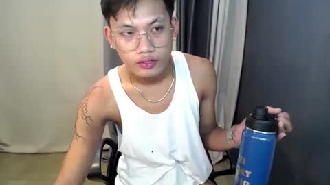 hugecockjames09 online show from September 9, 3:28 am