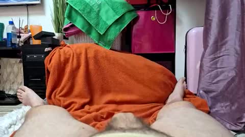 hugedick2469 online show from December 9, 2:56 am