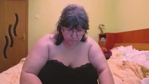 HugeTitsXXX online show from February 16, 11:59 pm