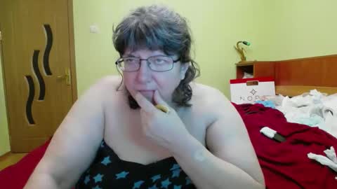 HugeTitsXXX online show from January 2, 1:17 am