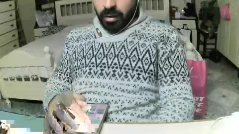 hugeveiny online show from March 11, 5:57 pm