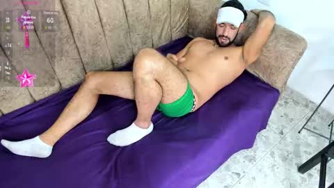 hugo_sexy80 online show from November 5, 12:45 am