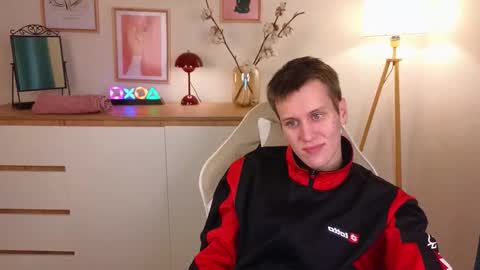 Snapshot of hun1er_steele chatting on October 10, 2:56 pm Hunter steele online show from October 10, 2:56 pm