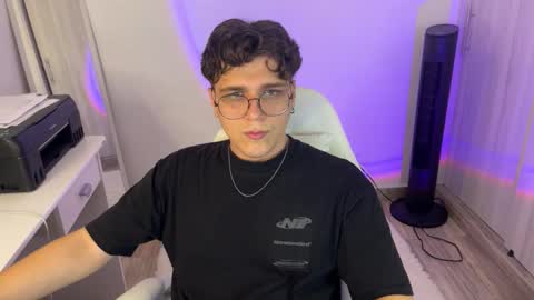 hun_damer online show from November 12, 4:37 am