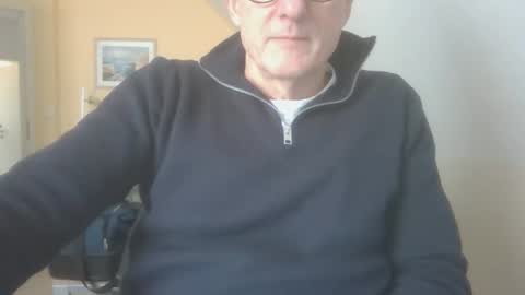 hundeleine online show from February 16, 10:46 am