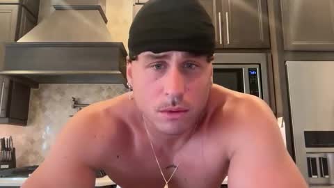 Snapshot of hungkingg22 chatting on September 20, 8:12 pm hungkingg22 online show from September 20, 8:12 pm