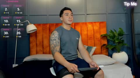 hunk_ryan online show from February 5, 3:20 pm