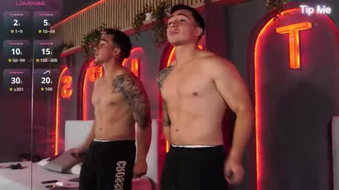 hunk_ryan online show from December 17, 12:56 pm