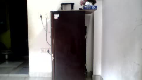 hunkster102 online show from February 15, 5:43 am