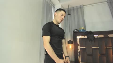 hunterheat_ online show from January 5, 5:27 pm