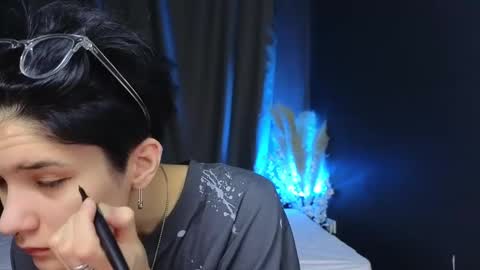 Hyeon Jin online show from March 12, 10:48 am