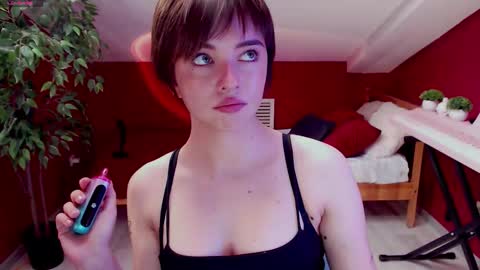 Snapshot of hypequeen_ chatting on September 11, 1:34 pm Julia online show from September 11, 1:34 pm