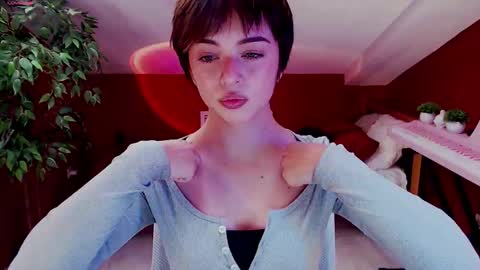 Snapshot of hypequeen_ chatting on September 10, 1:34 pm Julia online show from September 10, 1:34 pm