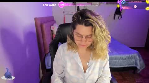Snapshot of hyun22148625 chatting on September 9, 2:33 am Hello Im Julieta Im 25 years old and I love being here. Thank you for visiting my living room. The only rule is that you hap online show from September 9, 2:33 am