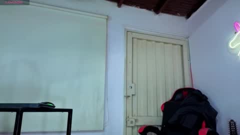 kelvis online show from March 13, 3:43 am