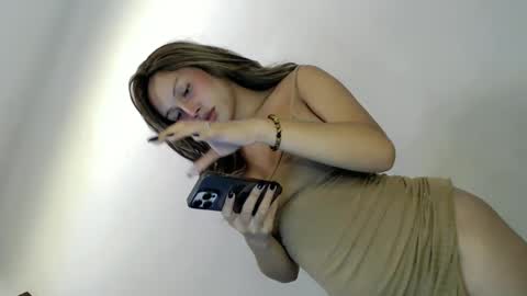 Snapshot of i_love_eula chatting on February 12, 5:05 pm cant get you out of my head online show from February 12, 5:05 pm