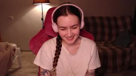 Snapshot of i_love_icecream chatting on February 25, 7:38 pm elisabeth online show from February 25, 7:38 pm