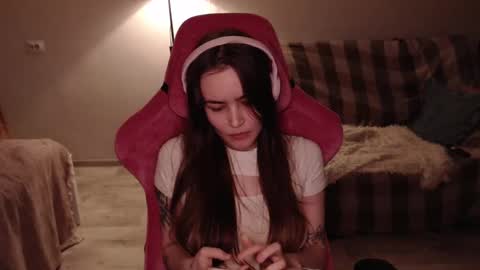 Snapshot of i_love_icecream chatting on March 8, 5:22 pm elisabeth online show from March 8, 5:22 pm