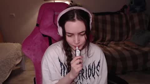 Snapshot of i_love_icecream chatting on January 31, 4:27 pm elisabeth online show from January 31, 4:27 pm