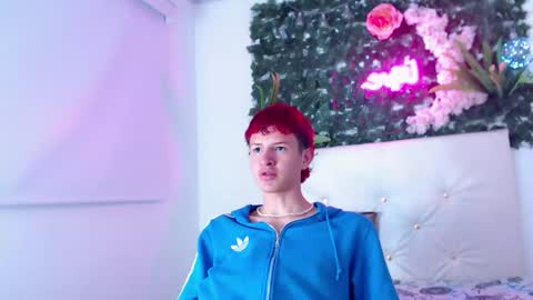 iam_lukas__ online show from October 31, 4:13 am