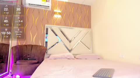 iam_nicolle online show from October 11, 1:16 pm