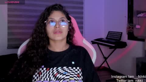 Snapshot of iam_nikki chatting on December 4, 6:05 am On instagram Imm NikkiHelp me reach 100 likes online show from December 4, 6:05 am