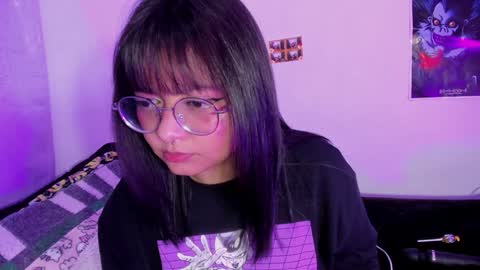 Snapshot of iam_zoechan chatting on December 10, 7:58 am Zoe 3 online show from December 10, 7:58 am