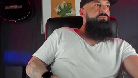 Snapshot of iamalexander_ chatting on December 5, 1:22 pm Lex online show from December 5, 1:22 pm
