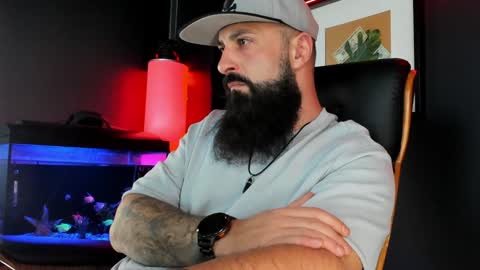 Snapshot of iamalexander_ chatting on December 3, 8:22 am Lex online show from December 3, 8:22 am