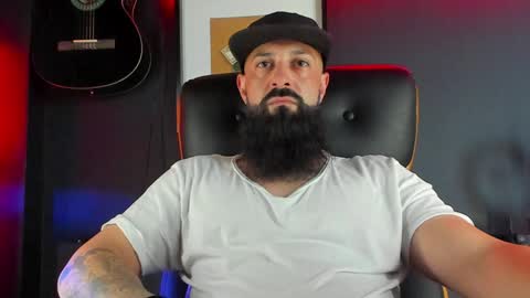 Snapshot of iamalexander_ chatting on December 5, 10:17 am Lex online show from December 5, 10:17 am